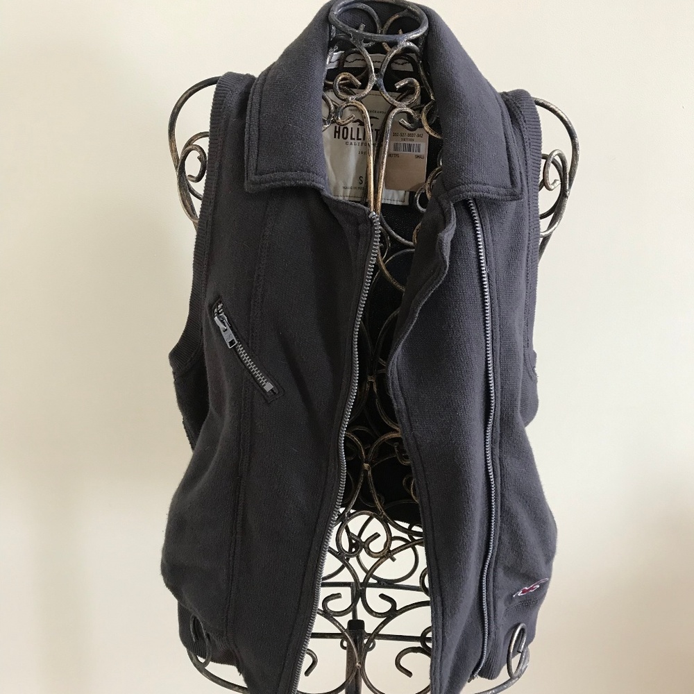 Hollister Juniors Zip Up Vest
